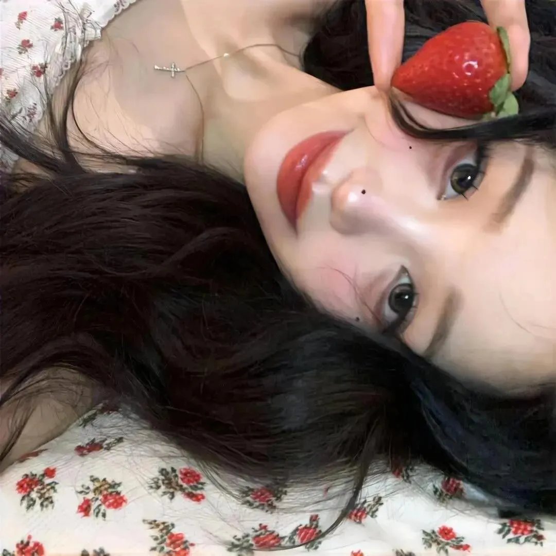 穿着旗袍的女孩